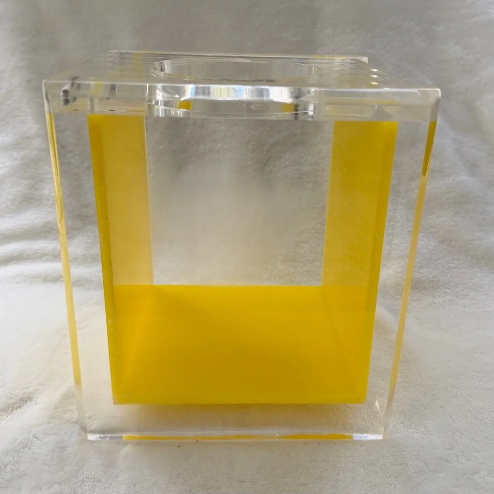 Rare Vintage L & R Enterprises MCM Lucite Yellow Clear Tissue Box Holder Lid